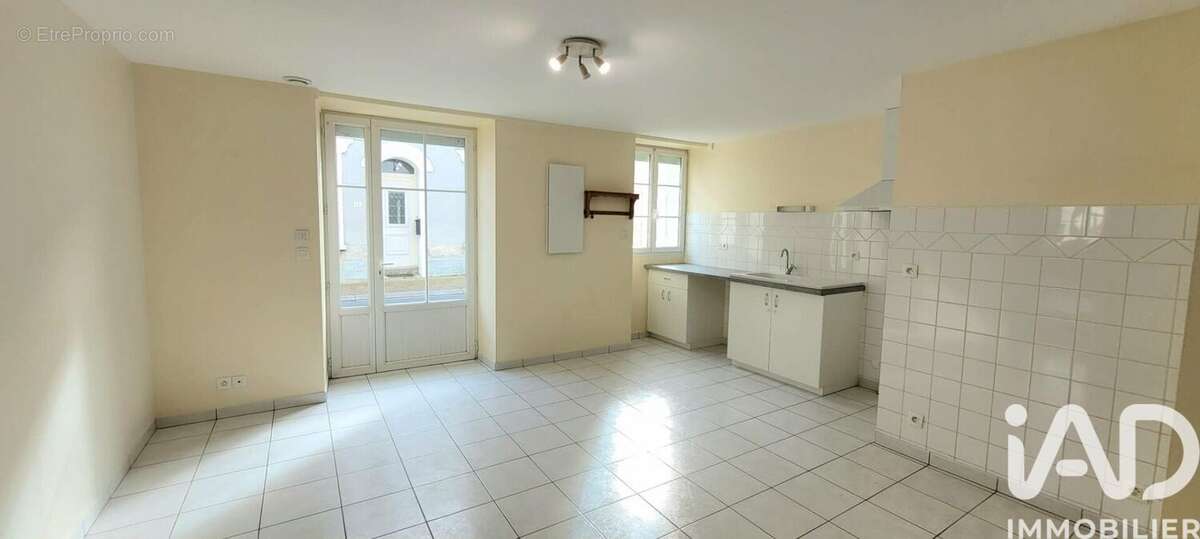 Photo 2 - Maison à NIEUIL-L'ESPOIR