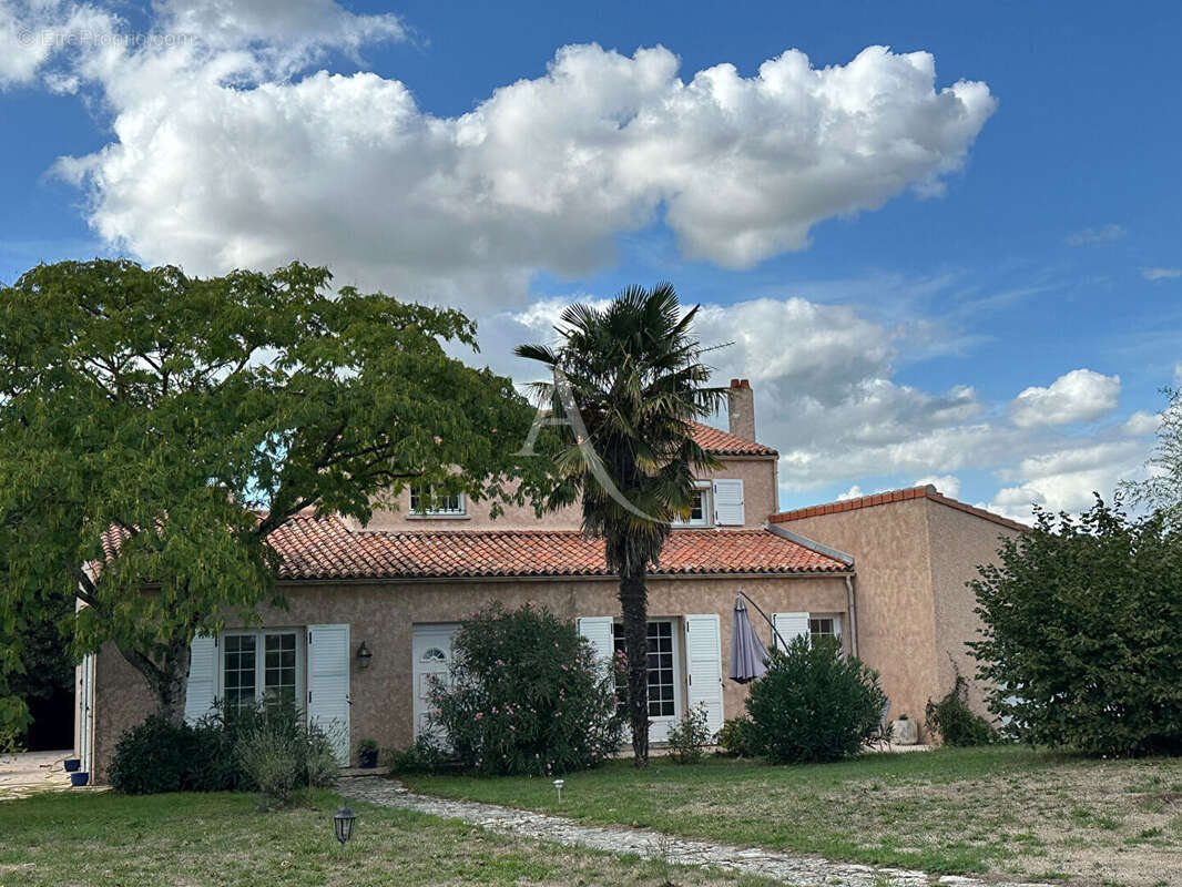 Maison à ECHILLAIS