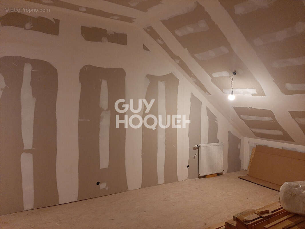 Maison à EGUILLY