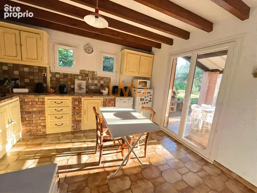 Lorgues – Plain-pied, terrain plat 1 350 m², garage - photo 8