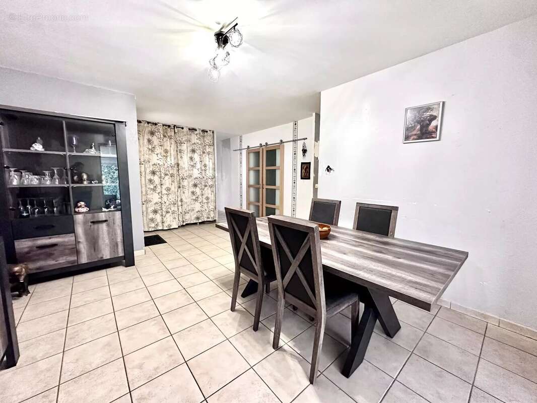 Maison à VILLELONGUE-DELS-MONTS