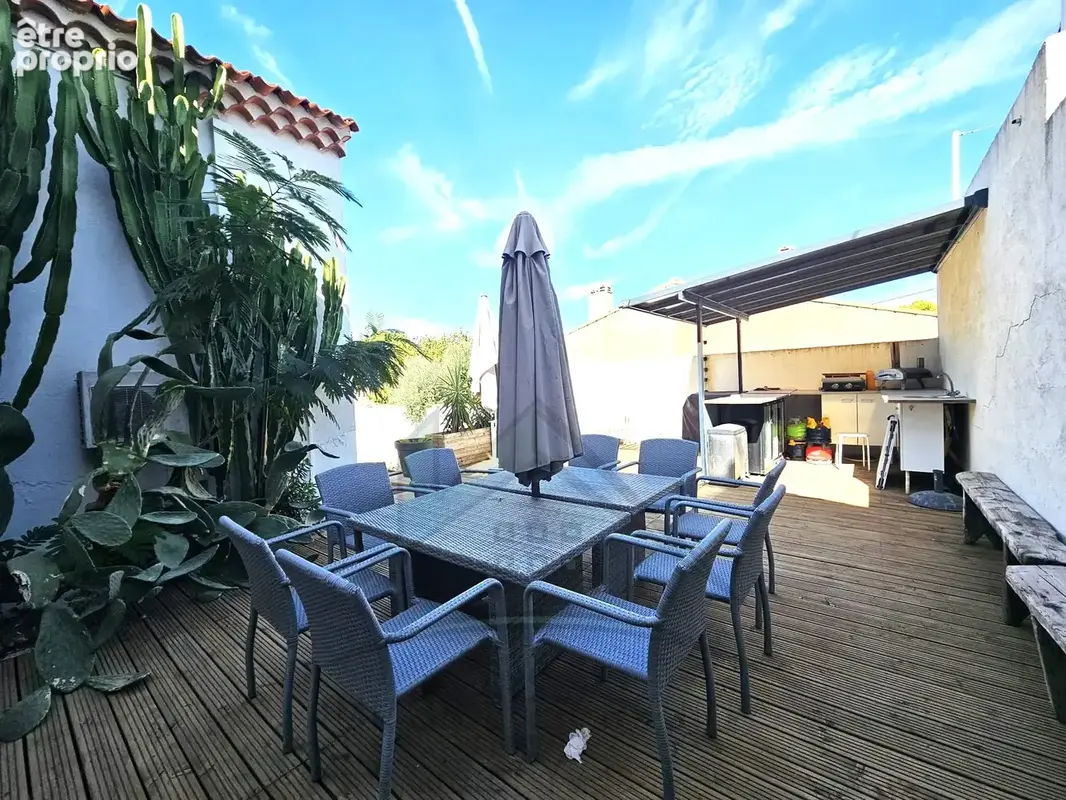Châteauneuf-les-Martigues   La Mède . Villa 4 chambres + T2 indépendant. Piscine . 2 stationnements. - photo 12