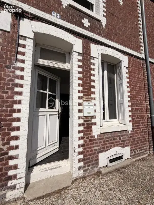 Maison de ville en briques proche des commerces avec terrasse - photo 2