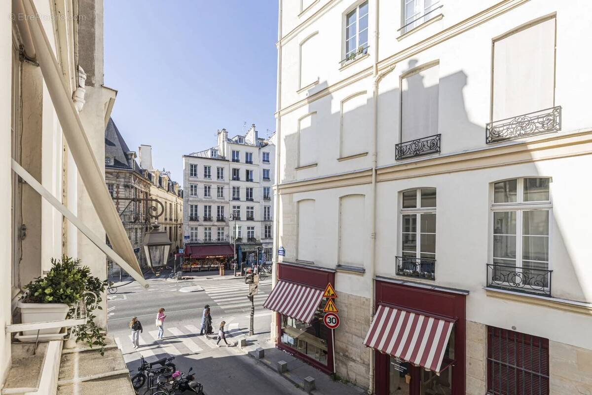 Appartement à PARIS-4E