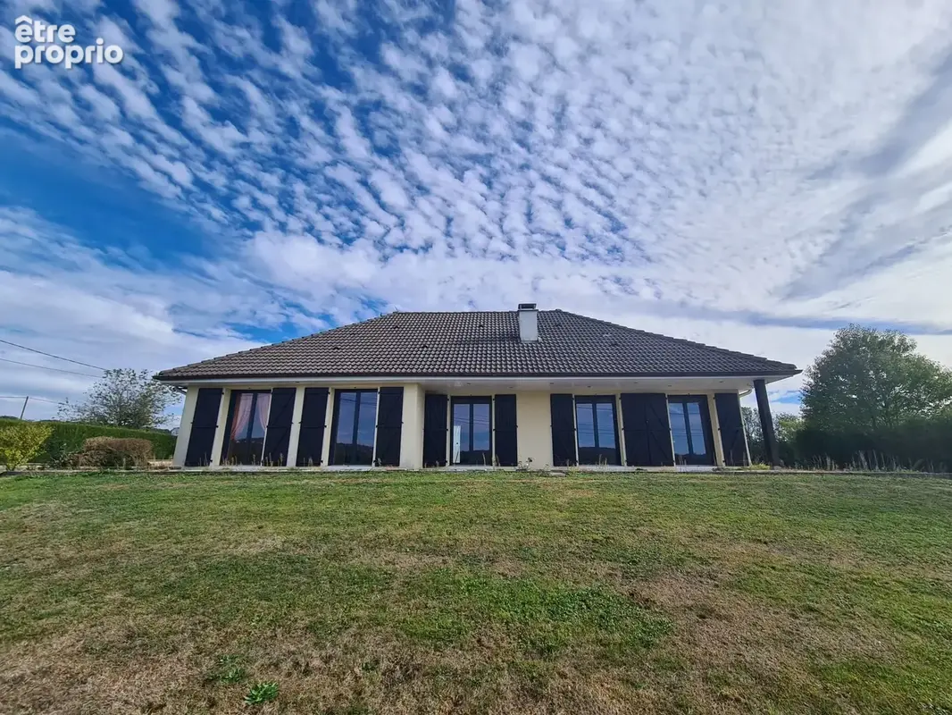 Maison 5 pièces 124 m² à vendre à Fontain (25660) - photo 2