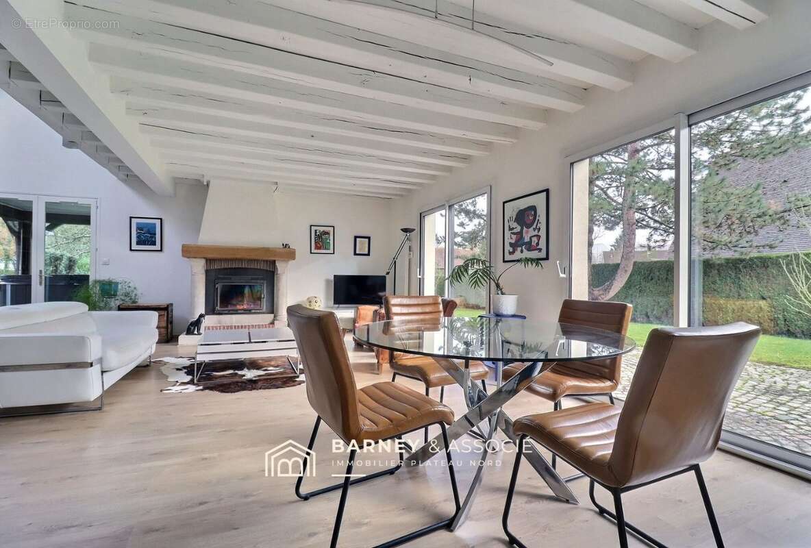 Maison à MONT-SAINT-AIGNAN