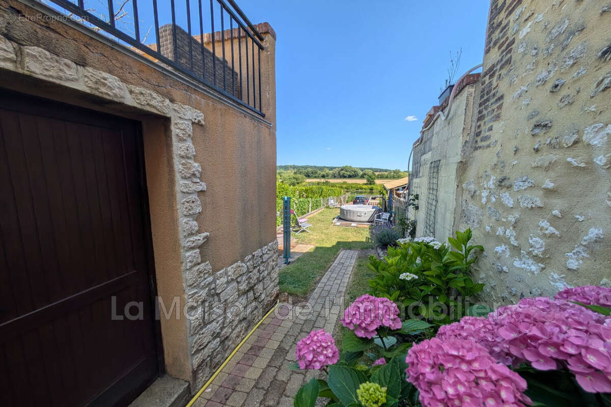 Maison à CRIQUEBEUF-SUR-SEINE