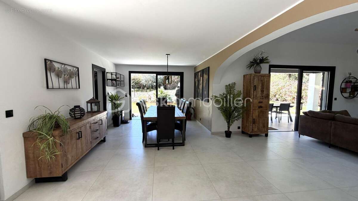 Roquefort-les-pins - superbe villa contemporaine au calme absol - photo 13