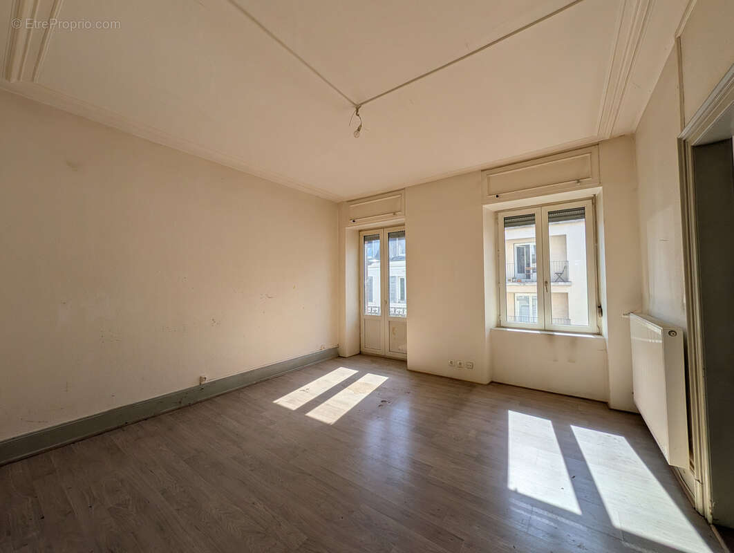 MULHOUSE   Appartement 2 pièces avec cave et grenier - photo 2