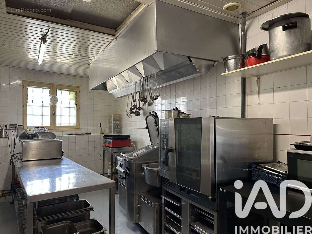 Photo 2 - Commerce à SAINT-MARTIN-DES-NOYERS