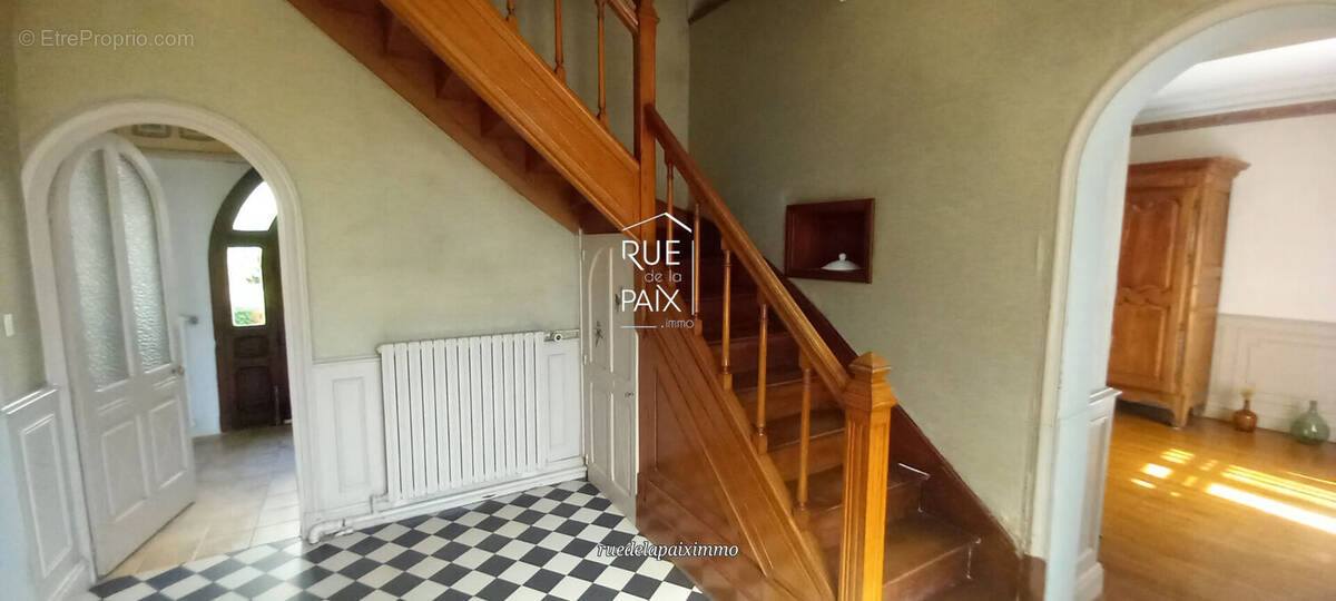 Maison à LENCLOITRE