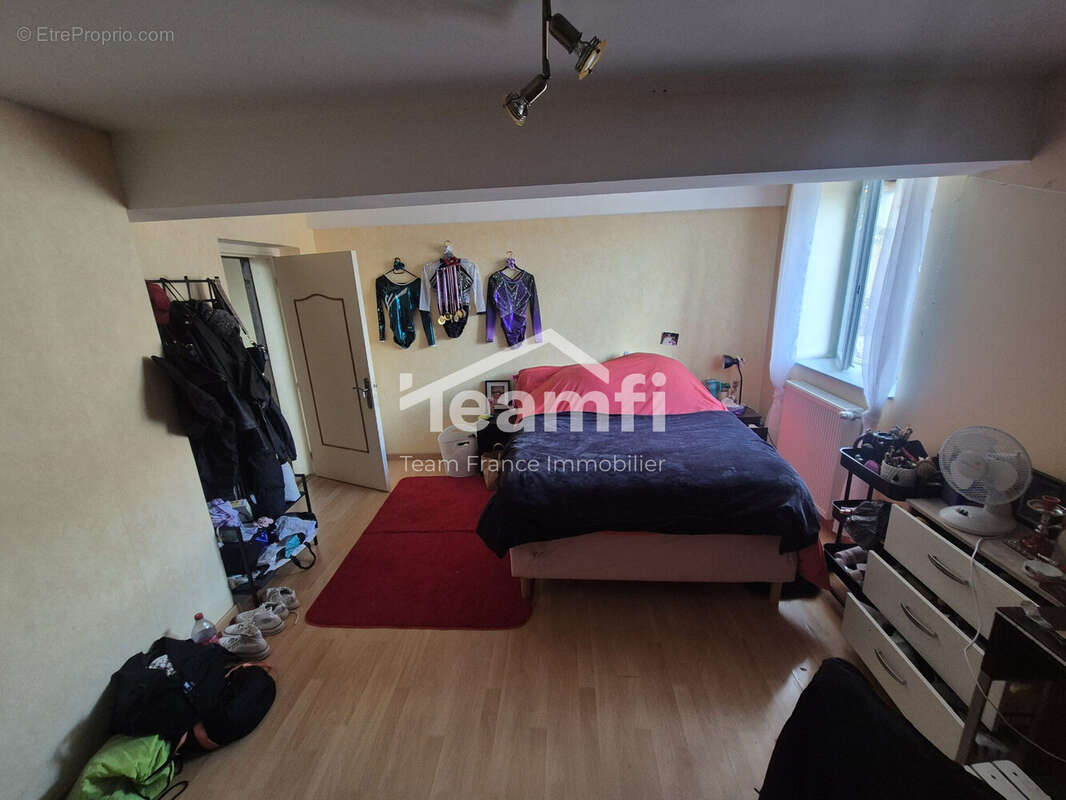 Appartement à COURPIERE