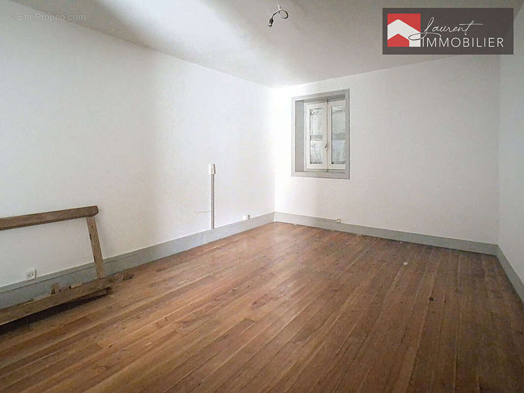 Maison à PONT-DE-VAUX