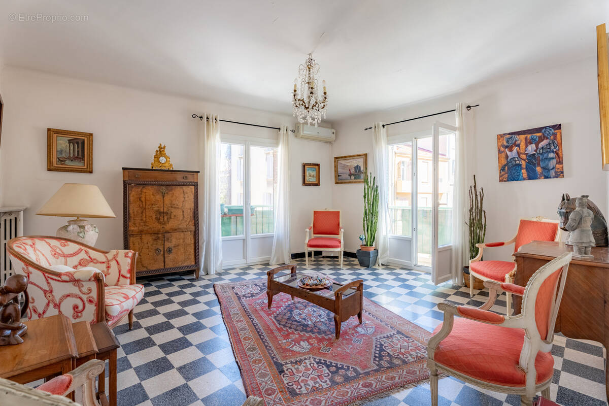 Appartement à MARSEILLE-7E