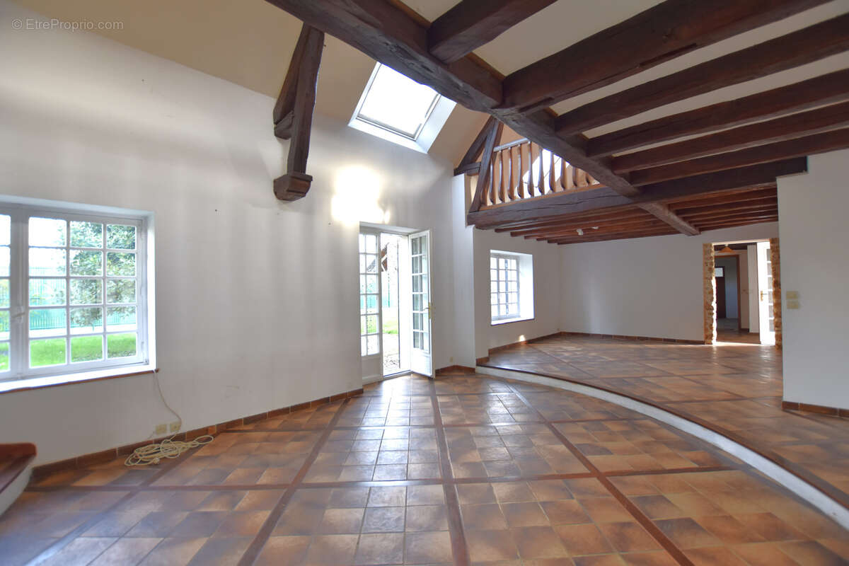 Maison à LES ESSARTS-LE-ROI