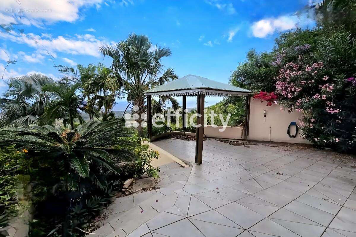 Maison à L&#039;ETANG-SALE