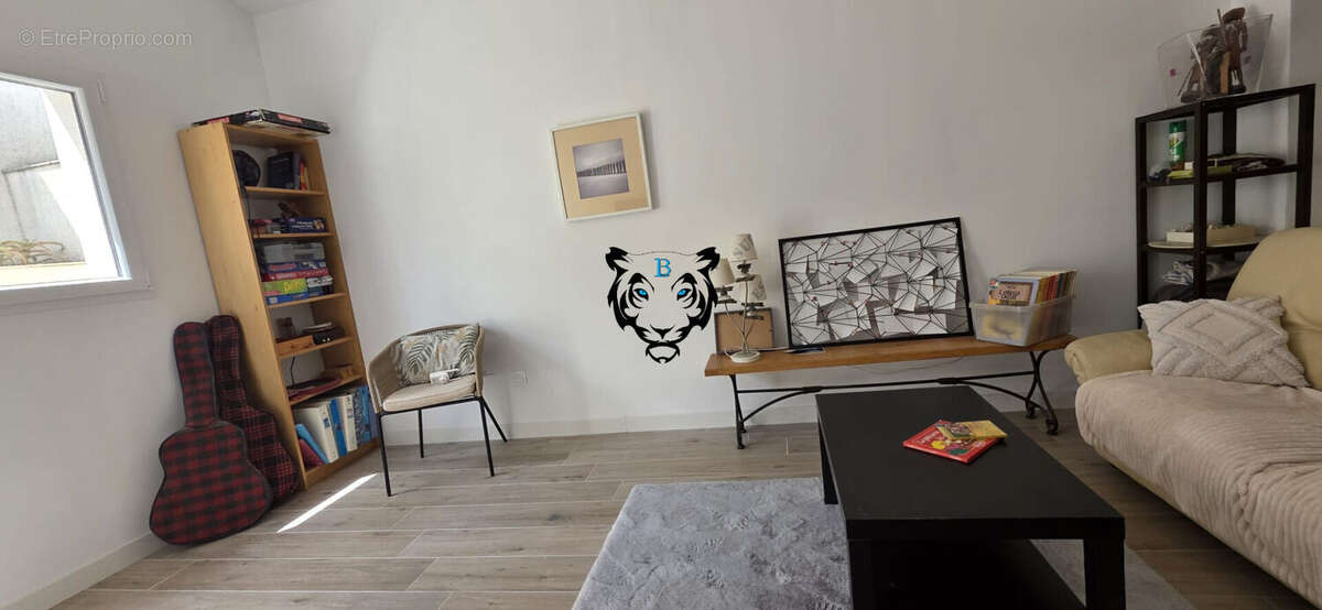 Maison à LES ISSAMBRES