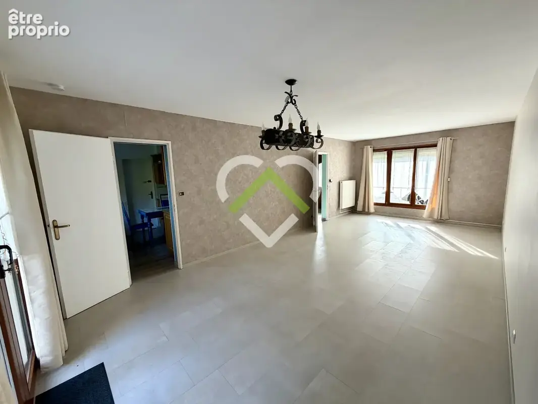 Maison familiale aux beaux volumes à vendre VILLENEUVE D'ASCQ - photo 3