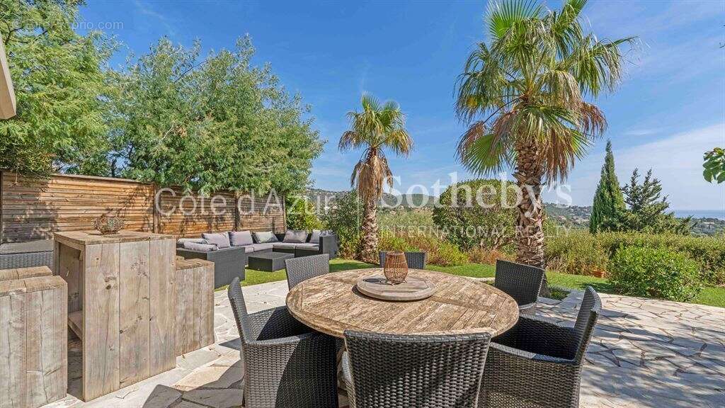 Maison à LES ISSAMBRES