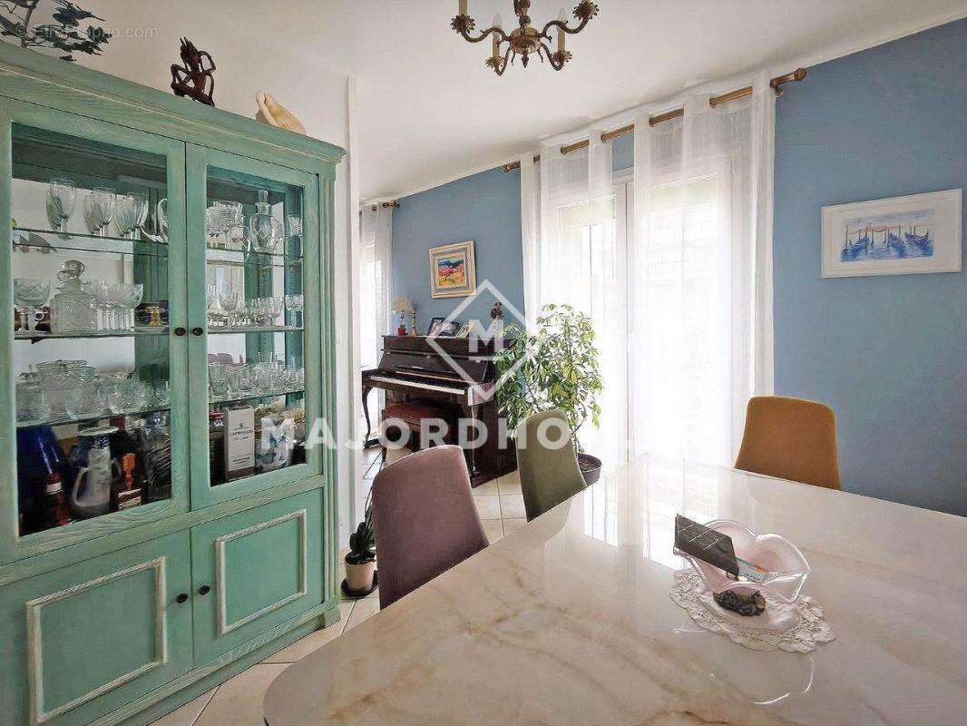 Appartement à MARSEILLE-5E