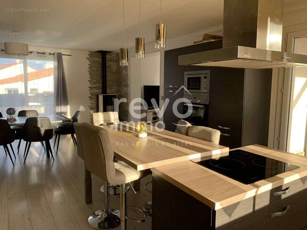 Maison à SAINT-LAURENT-SUR-SEVRE