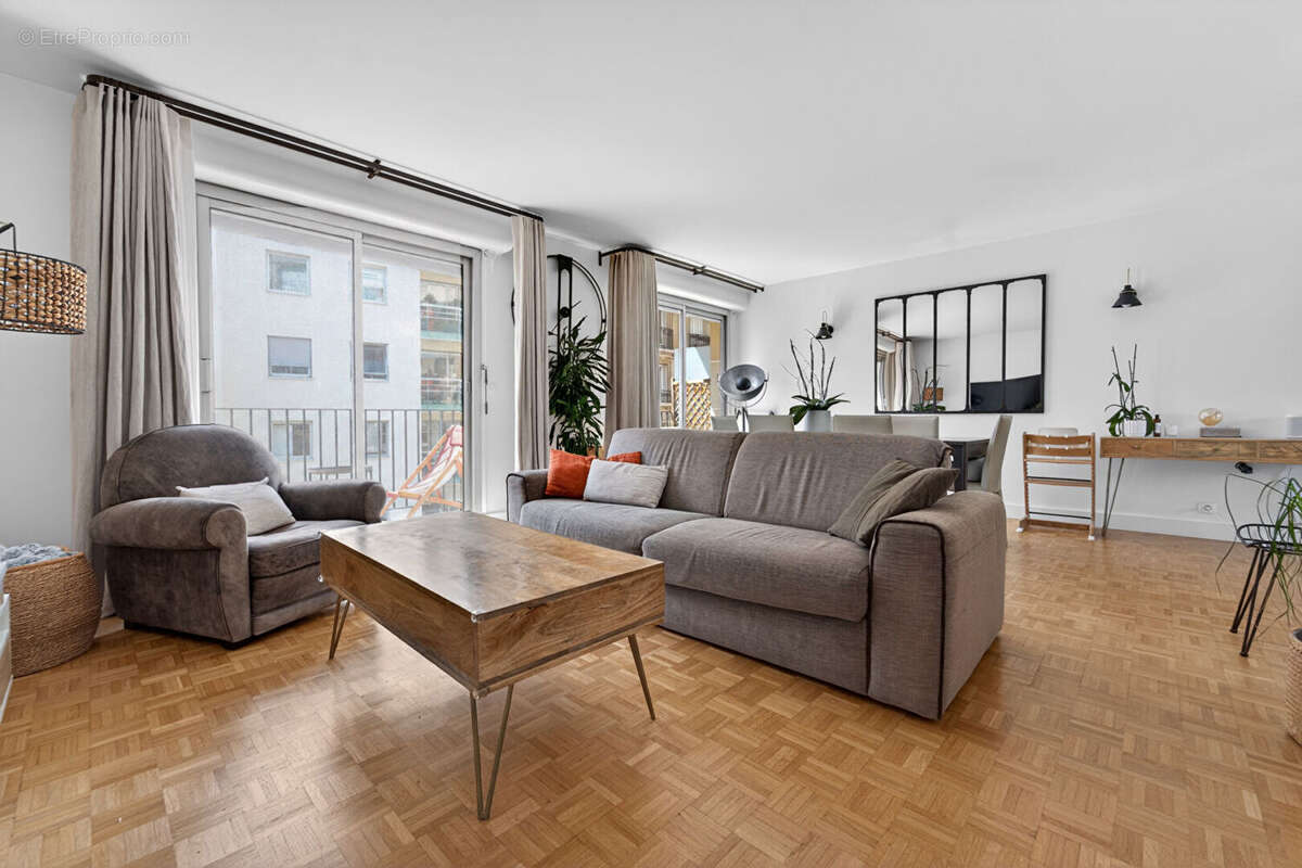 Appartement à PARIS-15E