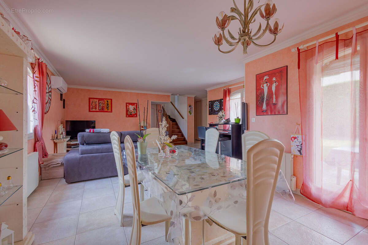 Maison à LA BOISSE