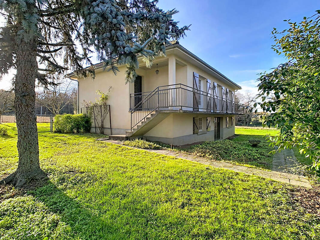 Maison à SAINT-JUNIEN