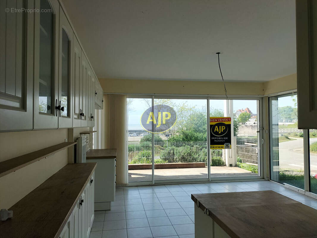 Appartement à FOURAS