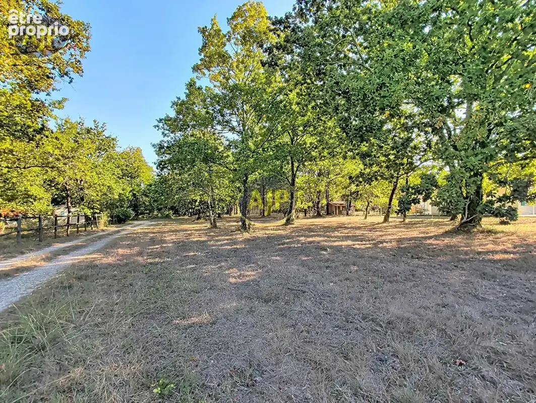 Terrain de 6155 m² dont 1600 m² de constructible - photo 2