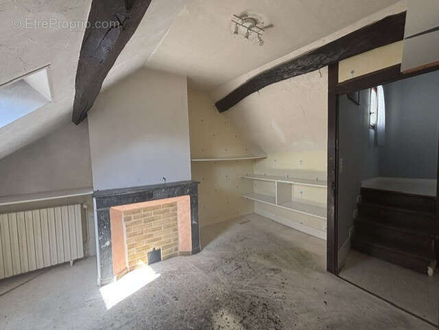 EXCLUSIVITE, AUTUN, plein centre ville, immeuble libre avec T2 en RDC, un T4, garage et cave! - photo 9
