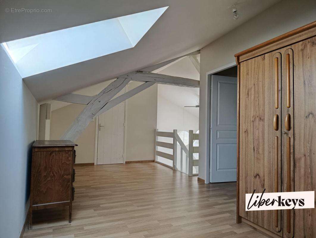 Maison en pierre -124 m² habitables - cour - terrasse - caves - 2/3 chambres - campagne - photo 15