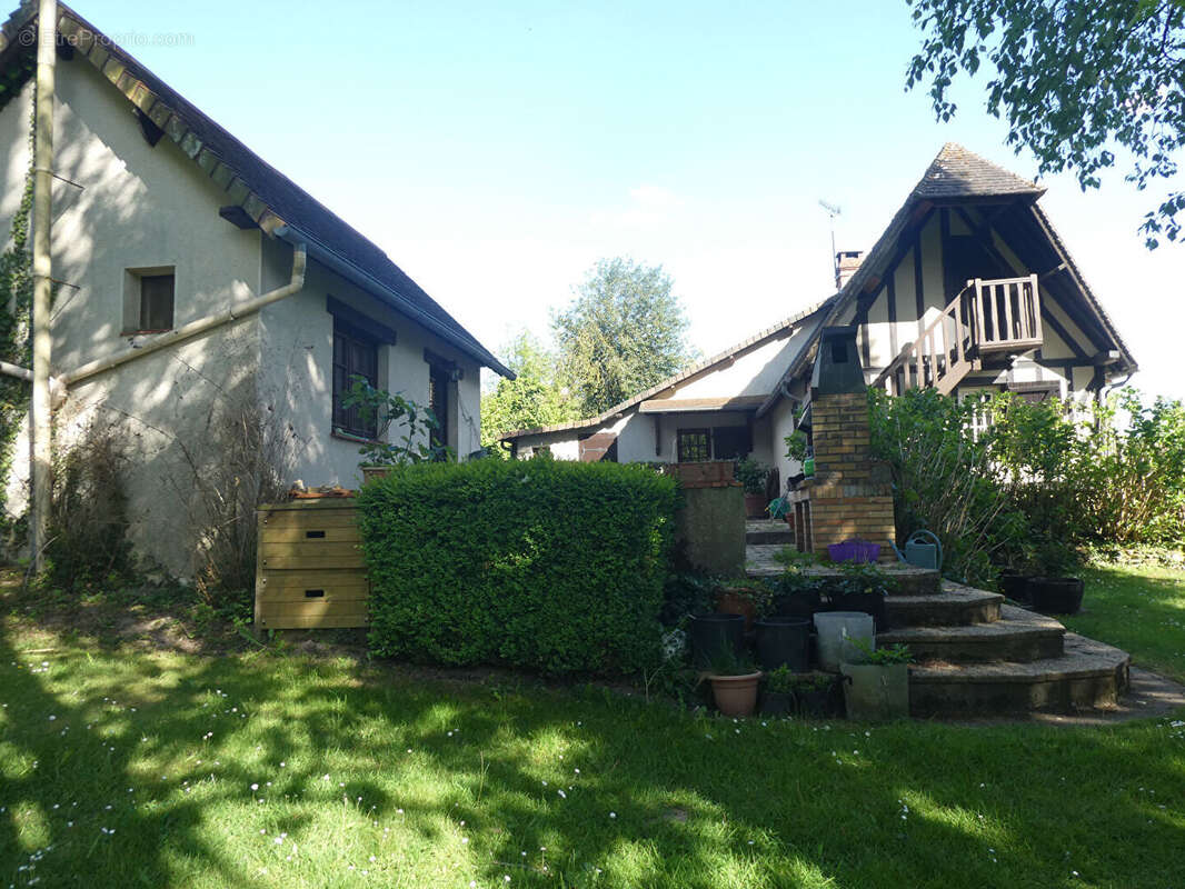 Maison à CORMEILLES