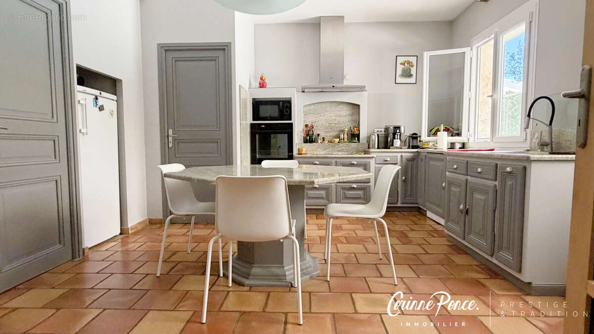 Nîmes maison de caractère type 5 Corinne Ponce immobilier - photo 6
