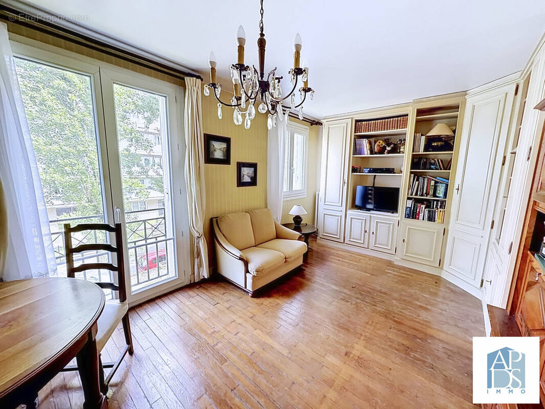 Salon - salle à manger - Appartement à NOISY-LE-GRAND