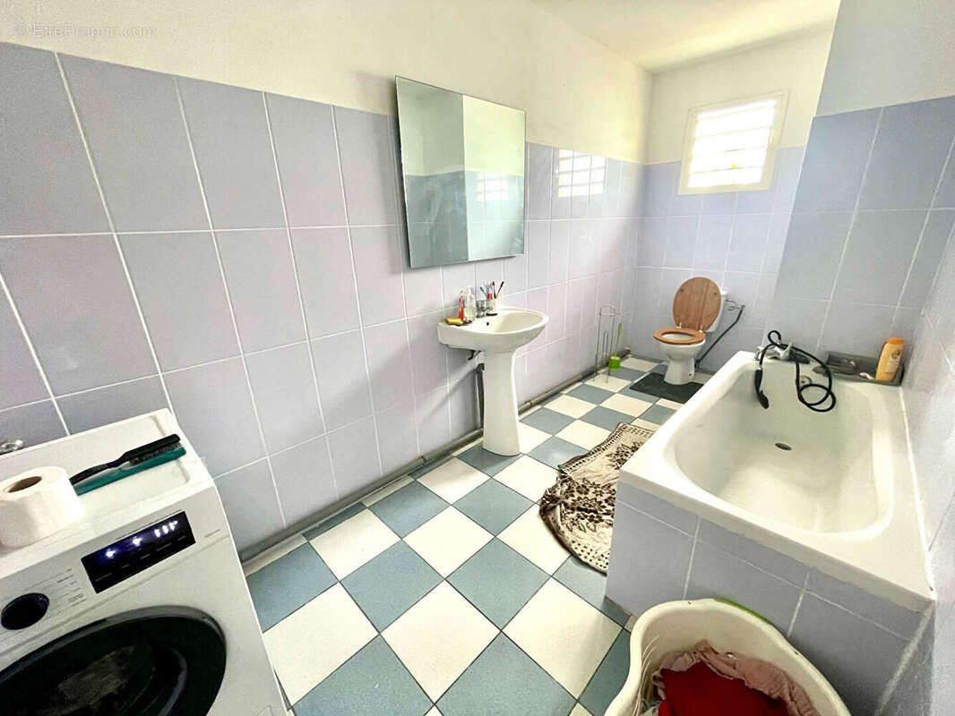 Appartement à SAINTE-SUZANNE