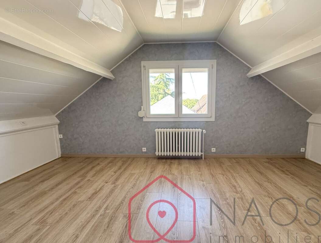 Maison familiale 110 m²  4/5 chambres  Sous-sol complet  Balan - photo 12