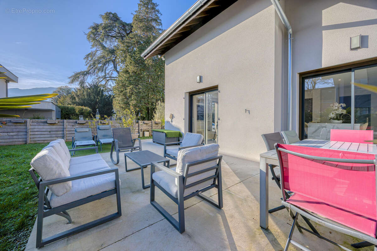 Maison à BRISON-SAINT-INNOCENT