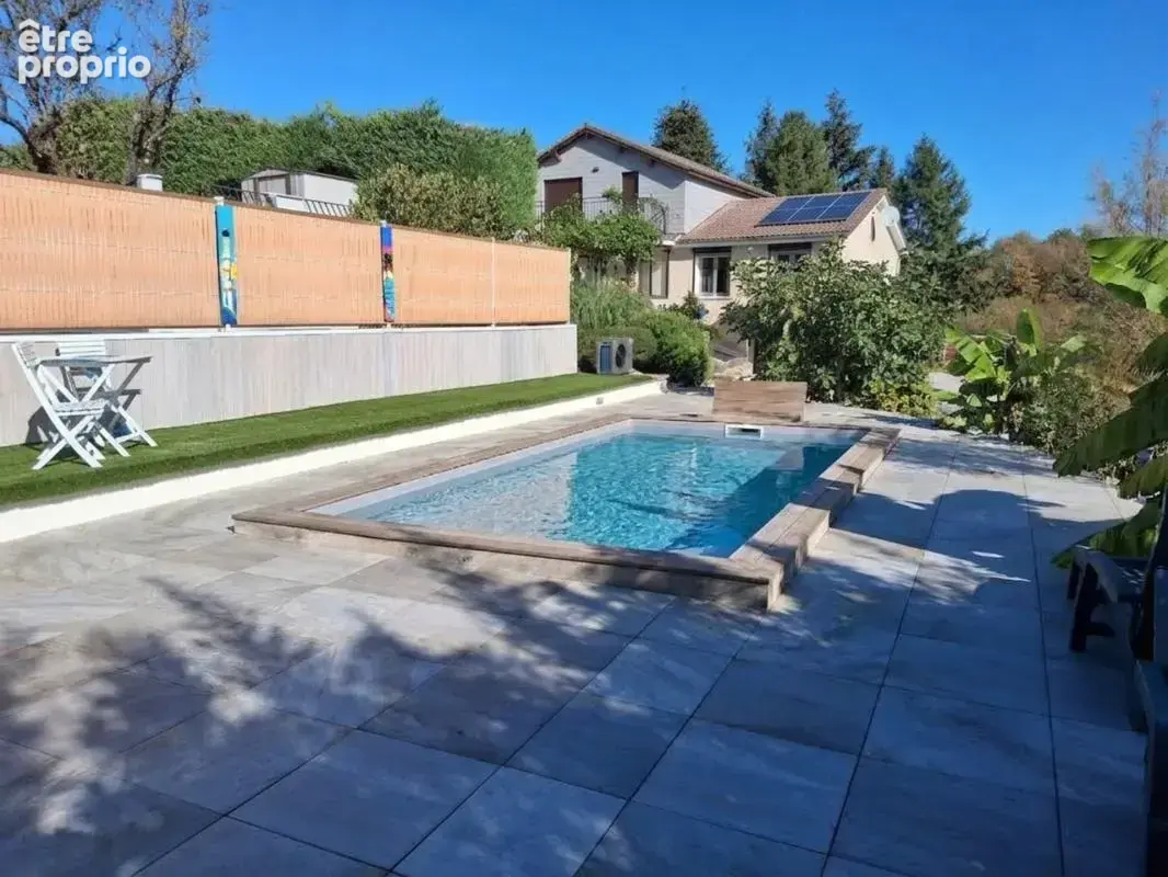 Saint-Ferréol-d’Auroure   201 m² habitables   Terrain paysager 1 950 m²   Piscine chauffée - photo 2