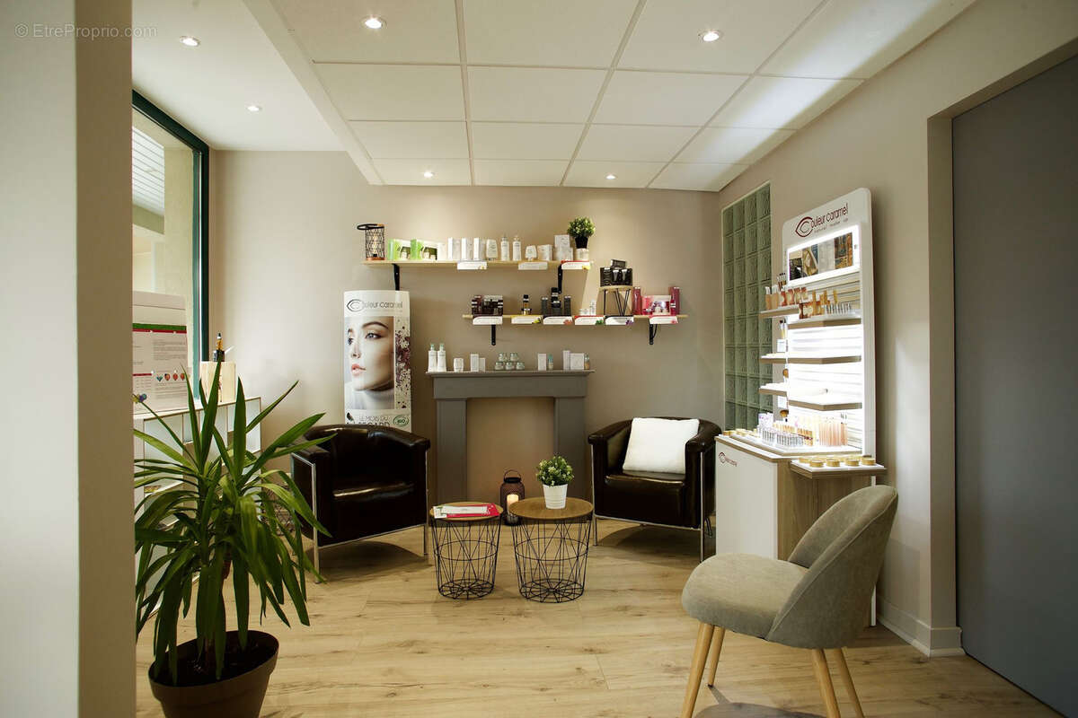 Commerce à DIVONNE-LES-BAINS