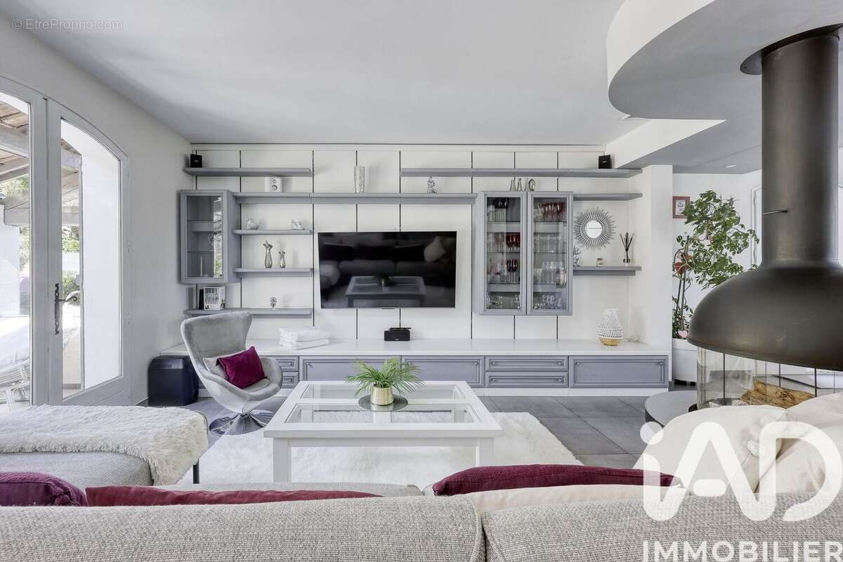 Photo 8 - Maison à SOLLIES-VILLE