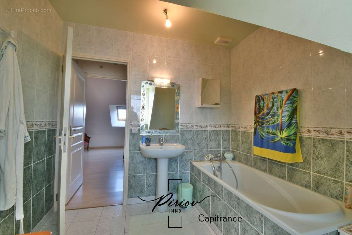 Pavillon 2000 - Plain Pied - 2 sdb - 134 m² - véranda - jardin clos - photo 11