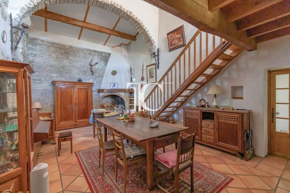 Maison à SAINT-ANDRE-DE-CRUZIERES