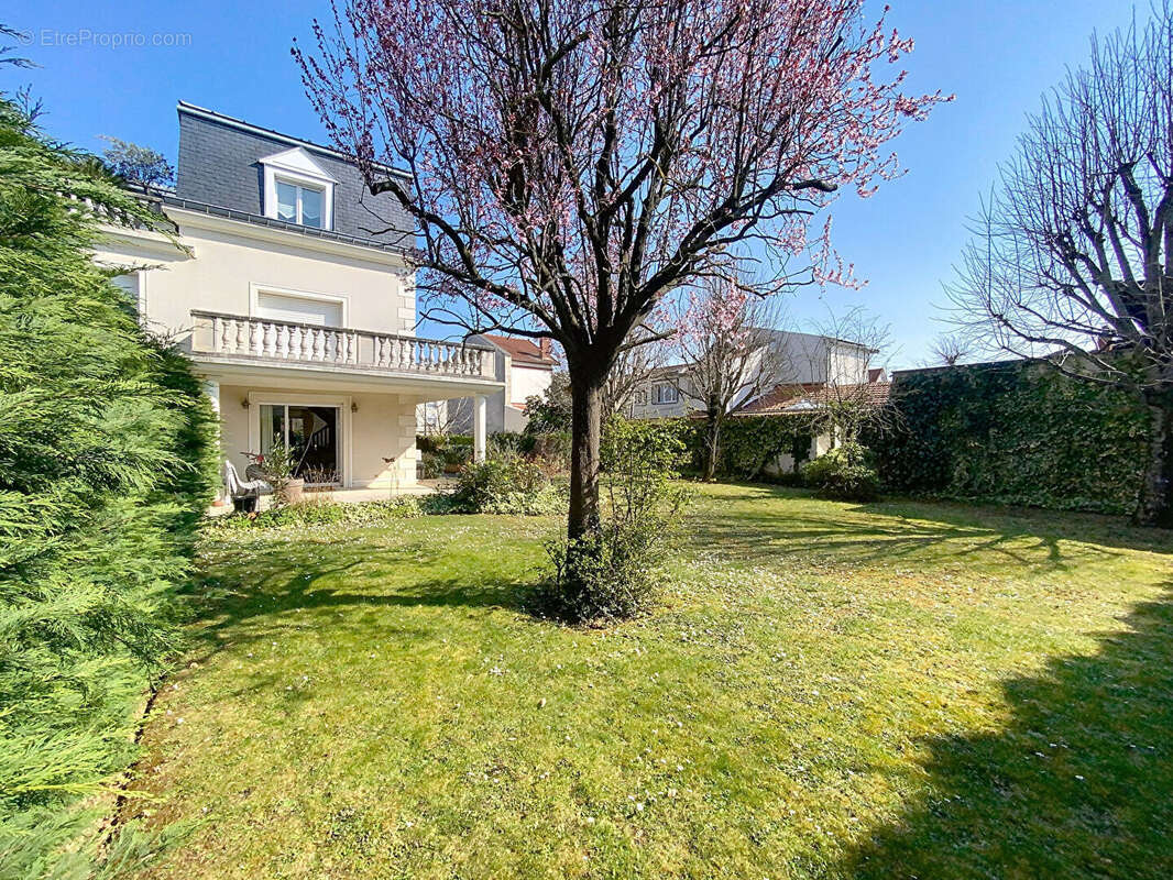 Appartement à SAINT-MAUR-DES-FOSSES