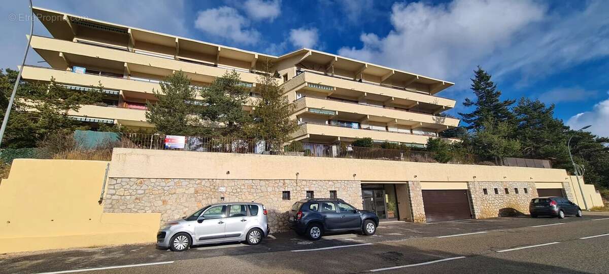Appartement à VALLAURIS