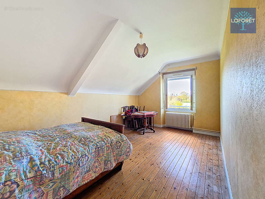 Maison à NOYAL-CHATILLON-SUR-SEICHE