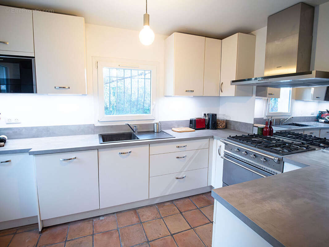 Autre à LA ROQUETTE-SUR-SIAGNE