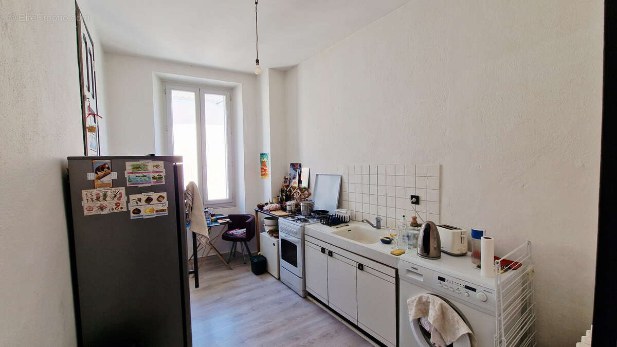 Immeuble de rapport avec local commercial et 3 appartements à Bourdeaux - photo 11