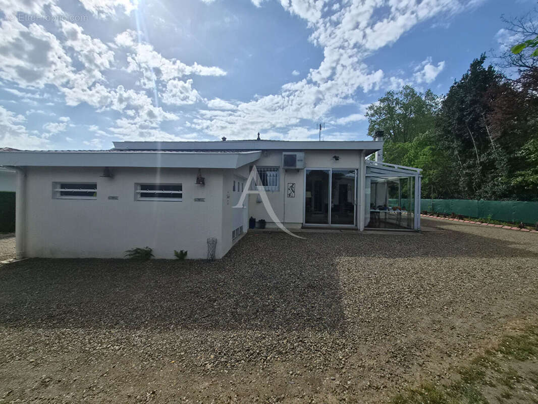 Maison à VILLENEUVE-DE-MARSAN