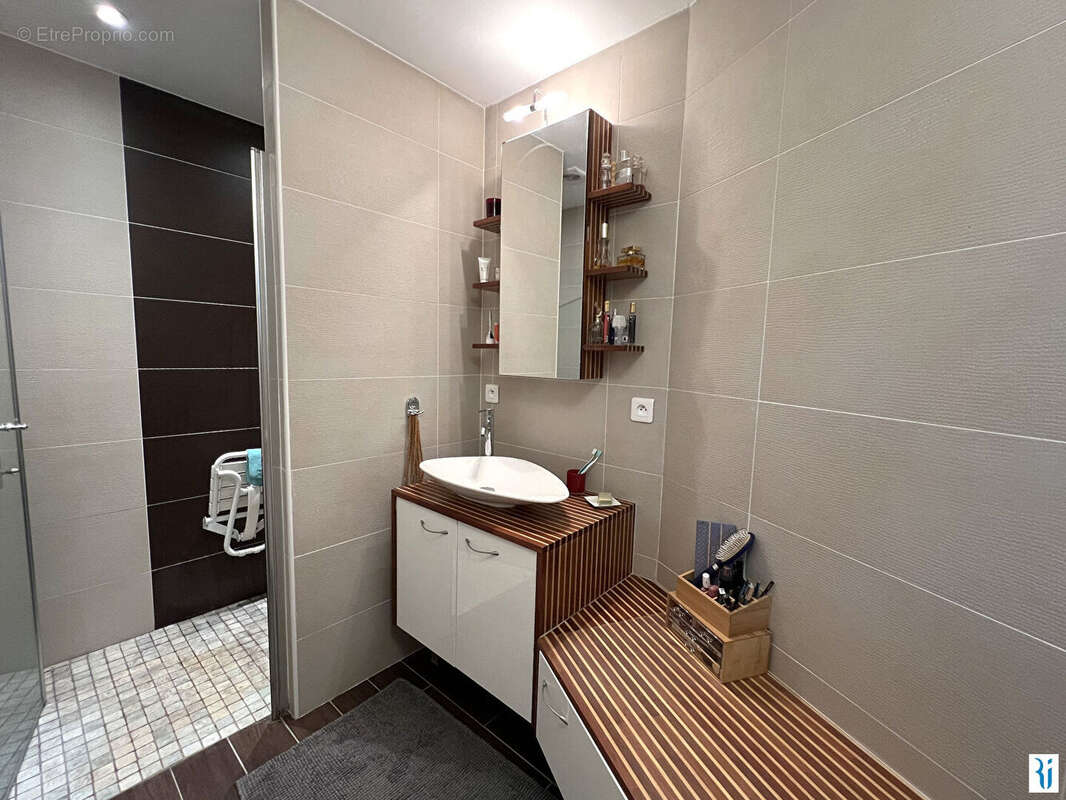 Maison à LE MESNIL-ESNARD